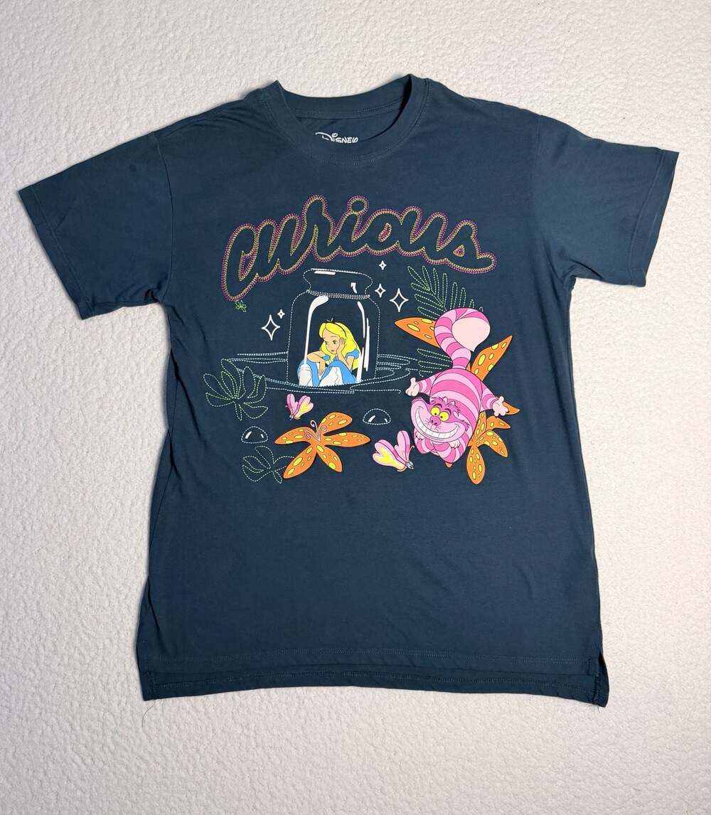 Disney Alice in Wonderland "Curious" EmbroideredGraphic T-Shirt Size XS